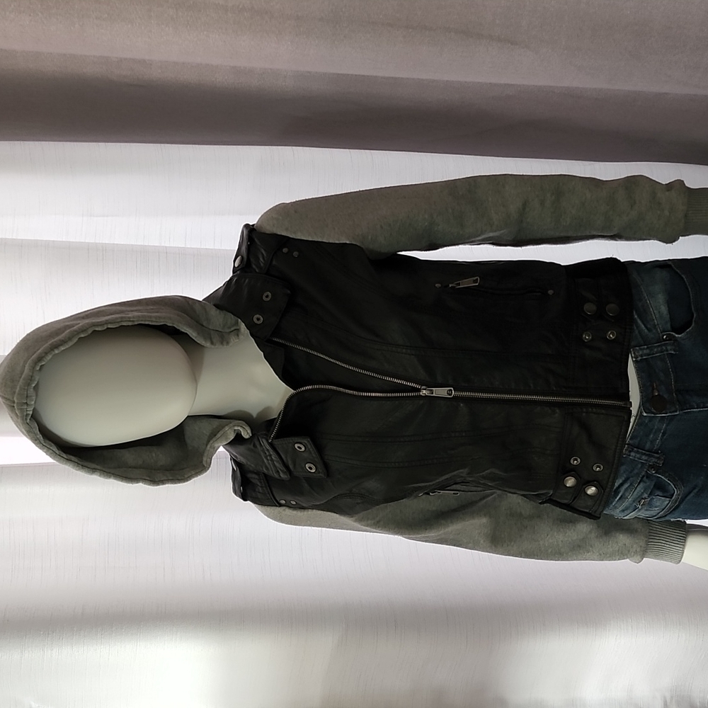 Super cute Moto/Hoodie Jacket!🏍️ 🧥